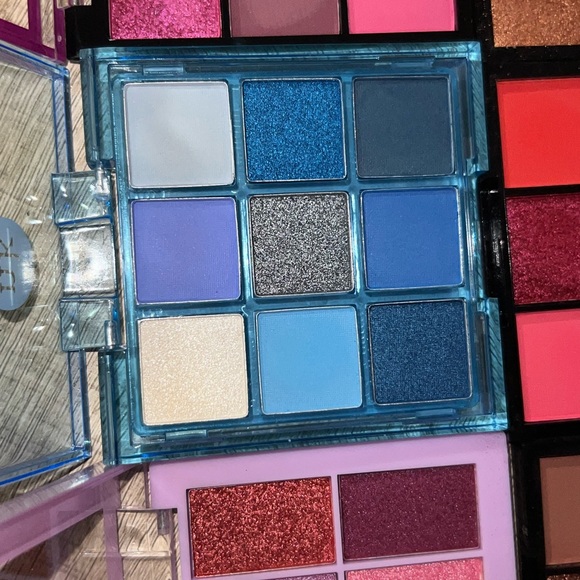 Eyeshadow Palette - Picture 8 of 10